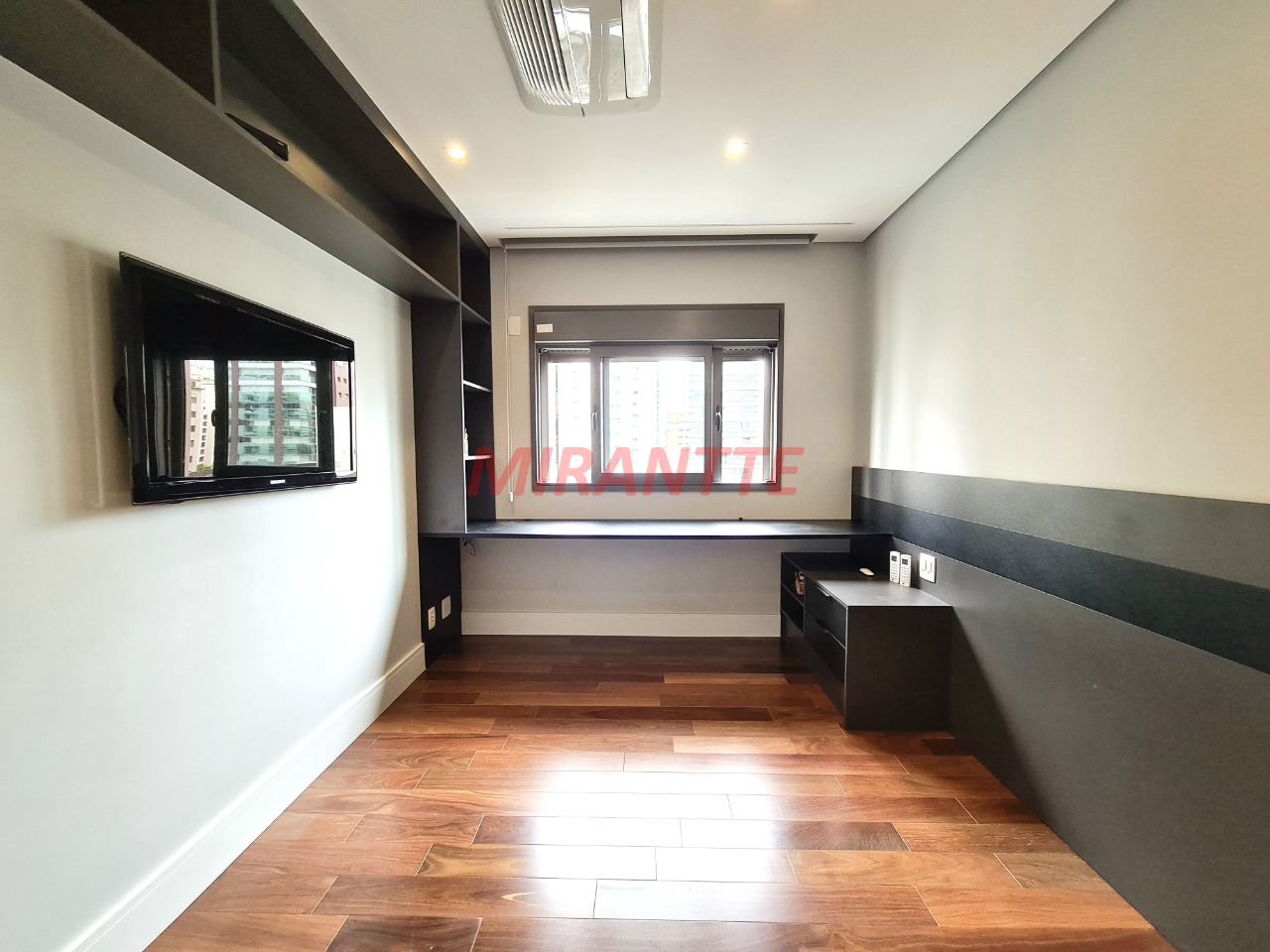 Apartamento de 192m² com 3 quartos em Campo Belo