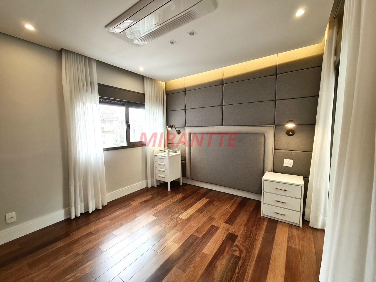 Apartamento de 192m² com 3 quartos em Campo Belo
