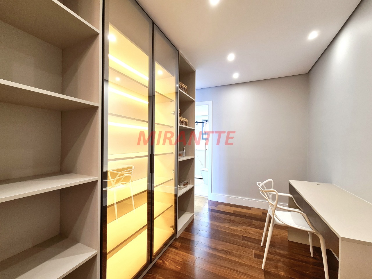 Apartamento de 192m² com 3 quartos em Campo Belo