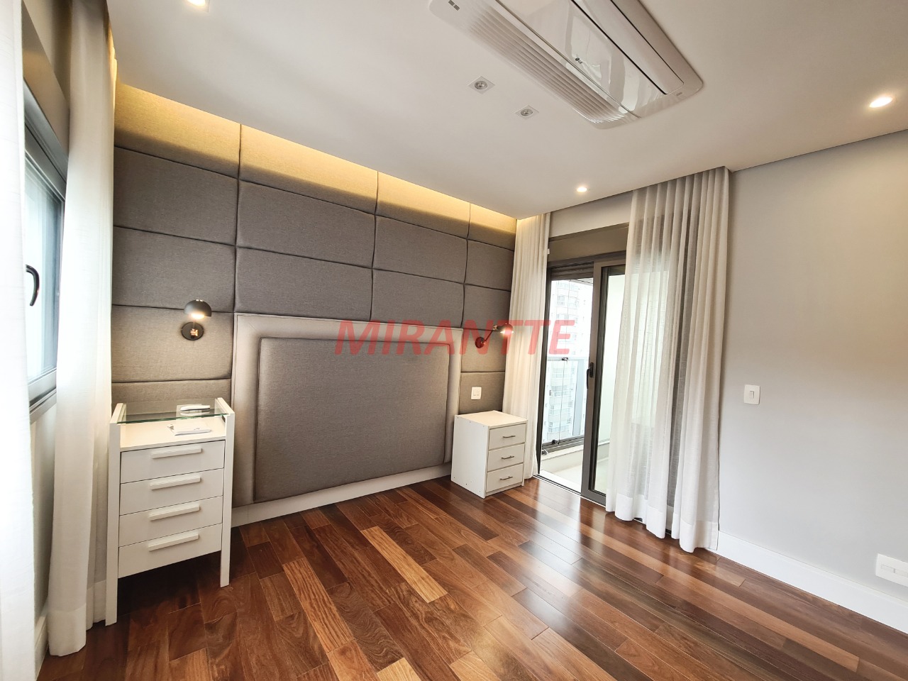 Apartamento de 192m² com 3 quartos em Campo Belo
