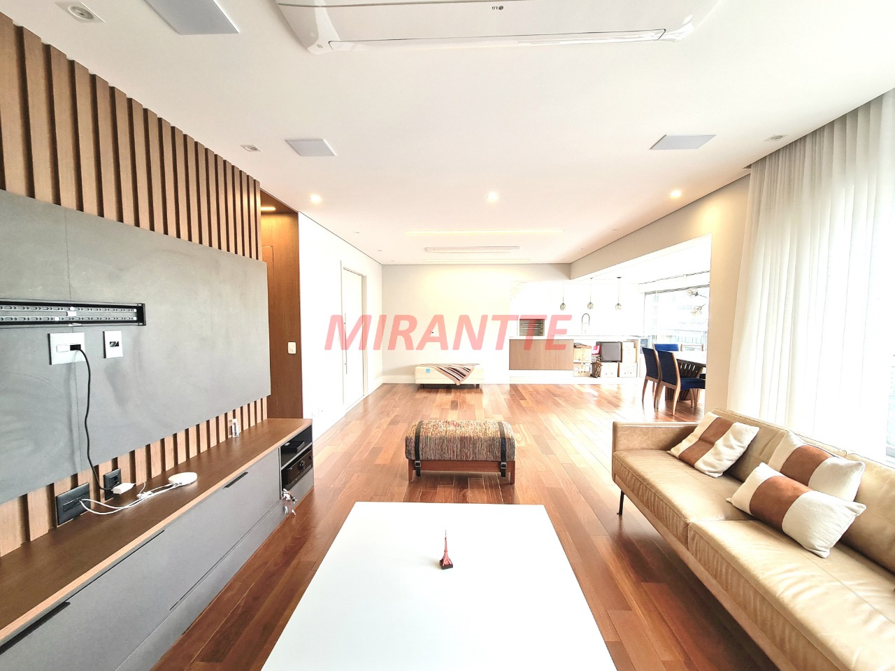 Apartamento de 192m² com 3 quartos em Campo Belo
