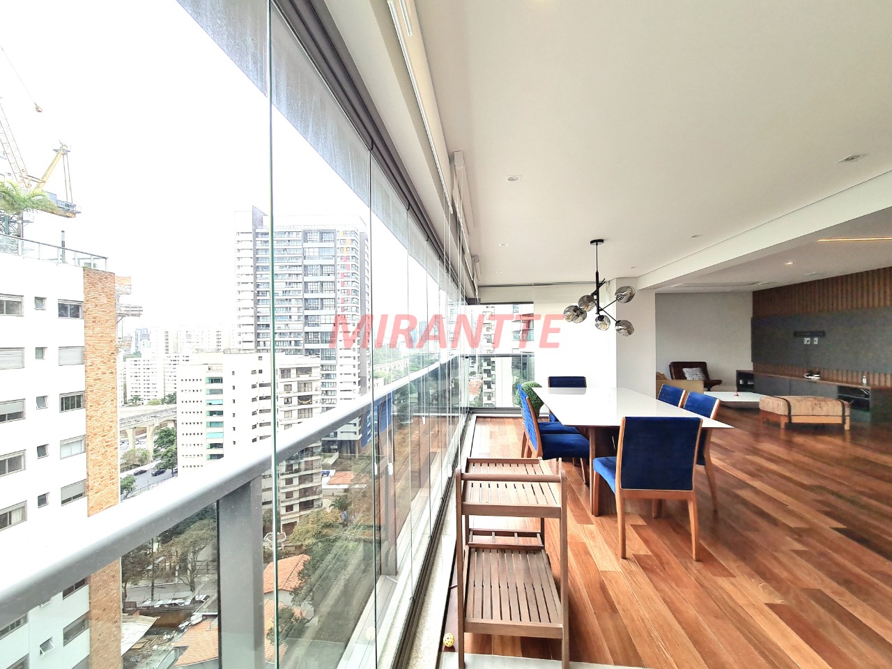Apartamento de 192m² com 3 quartos em Campo Belo