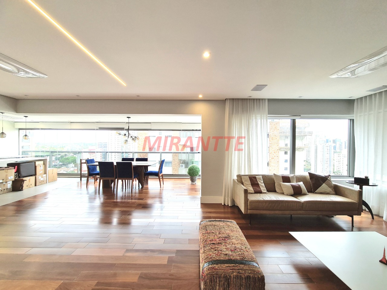 Apartamento de 192m² com 3 quartos em Campo Belo