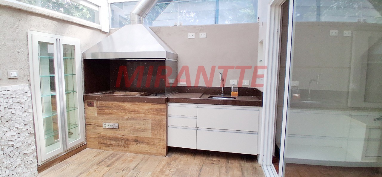 Cond. fechado de 198m² com 3 quartos em Tucuruvi