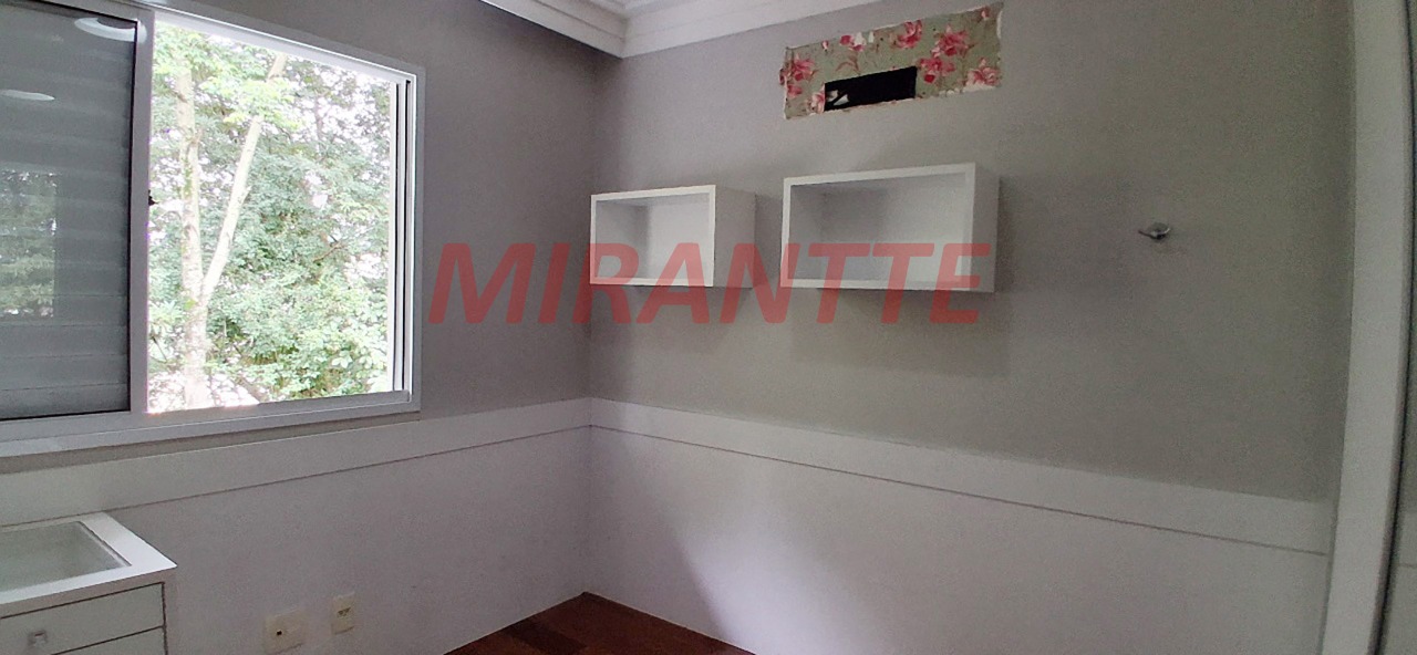 Cond. fechado de 198m² com 3 quartos em Tucuruvi