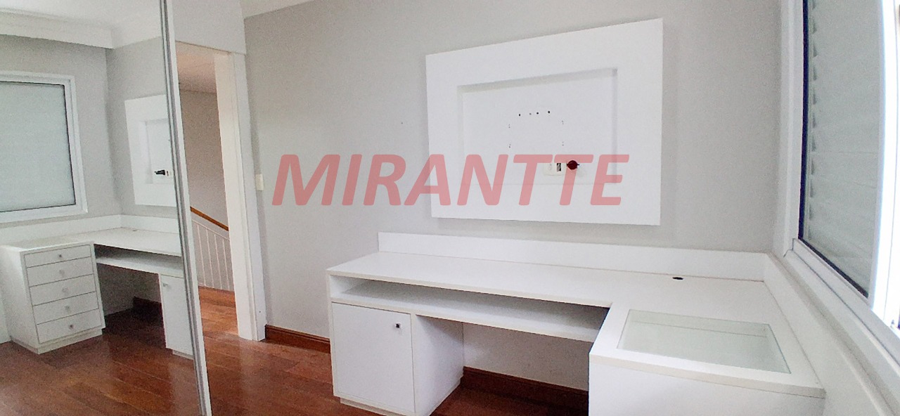 Cond. fechado de 198m² com 3 quartos em Tucuruvi