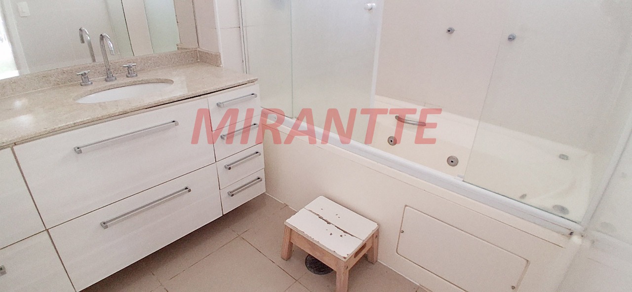 Cond. fechado de 198m² com 3 quartos em Tucuruvi
