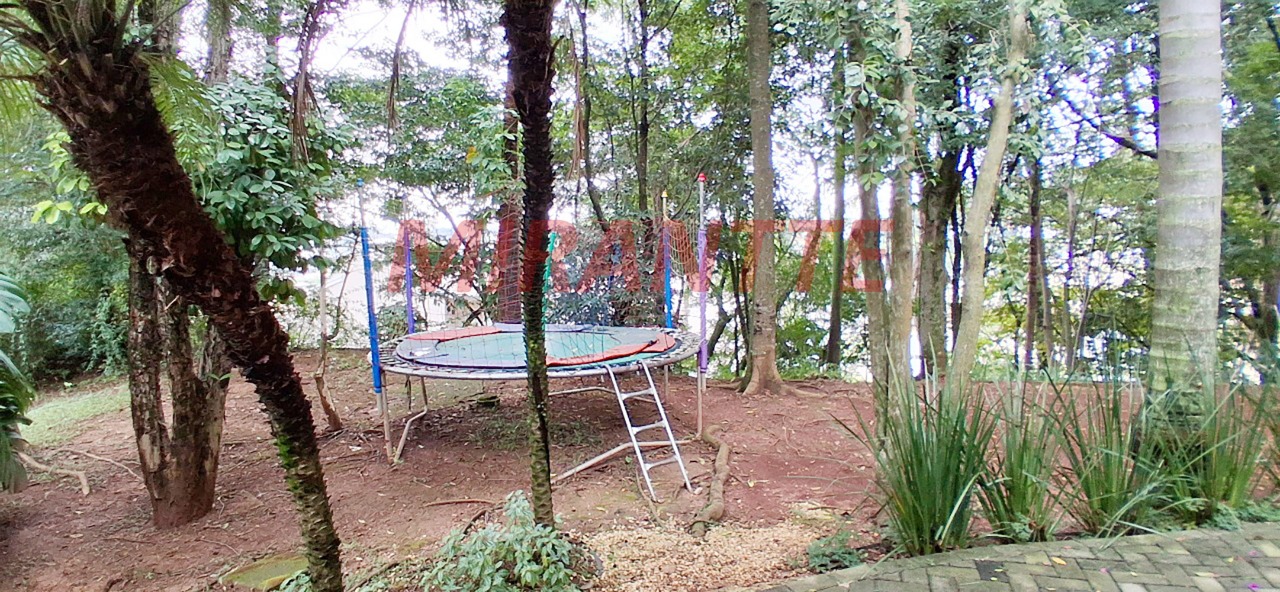 Cond. fechado de 198m² com 3 quartos em Tucuruvi