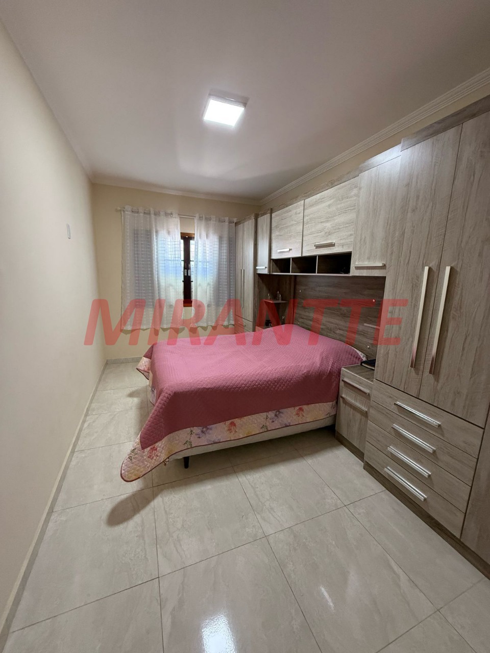 Sobrado de 250m² com 3 quartos em Vila Rosália