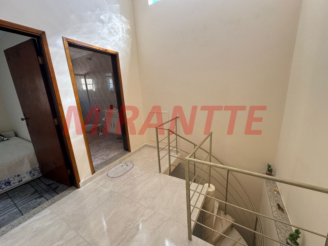Sobrado de 250m² com 3 quartos em Vila Rosália