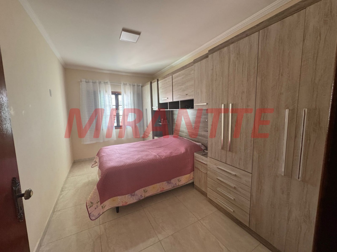 Sobrado de 250m² com 3 quartos em Vila Rosália