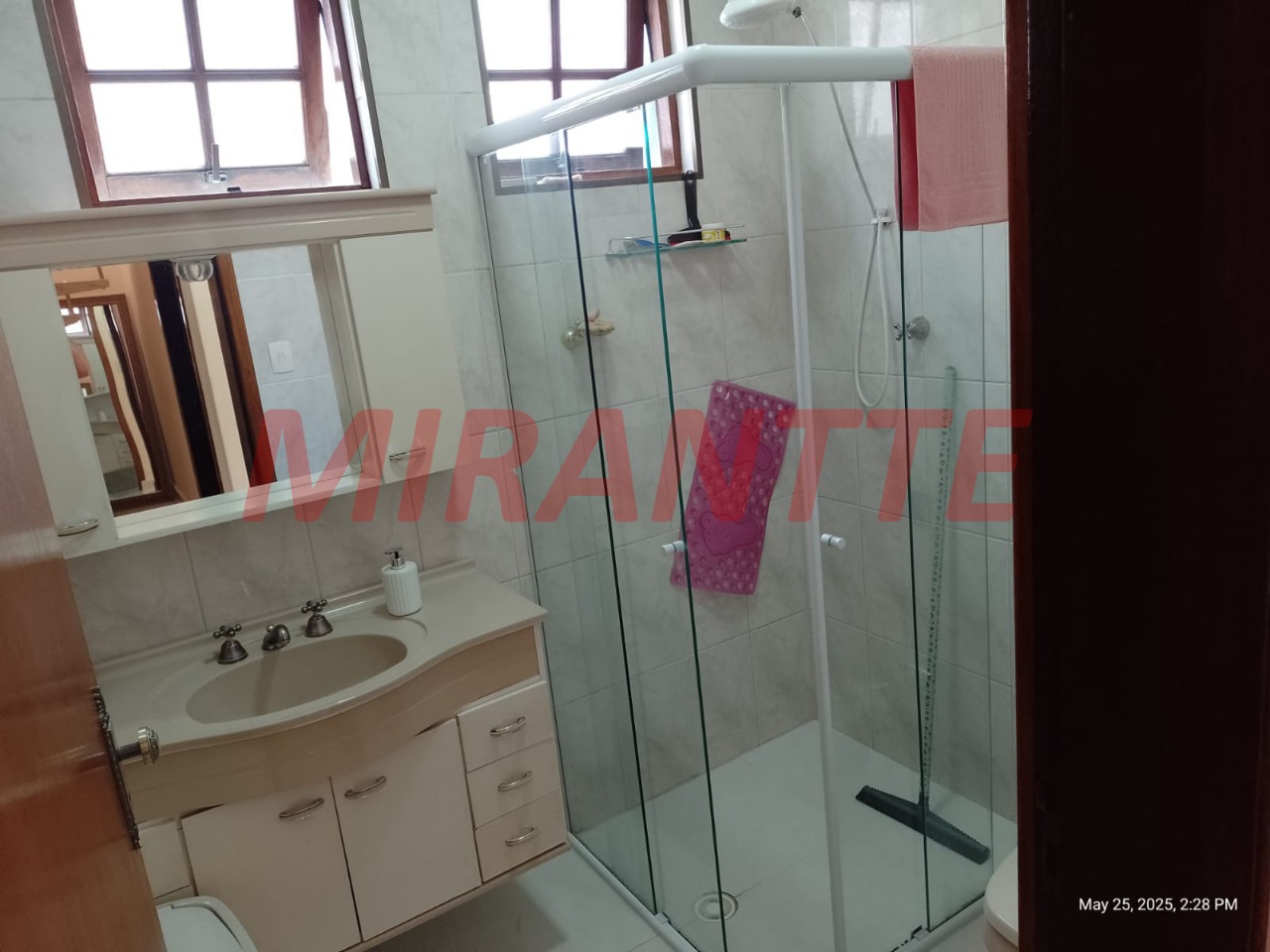 Sobrado de 250m² com 3 quartos em Vila Rosália