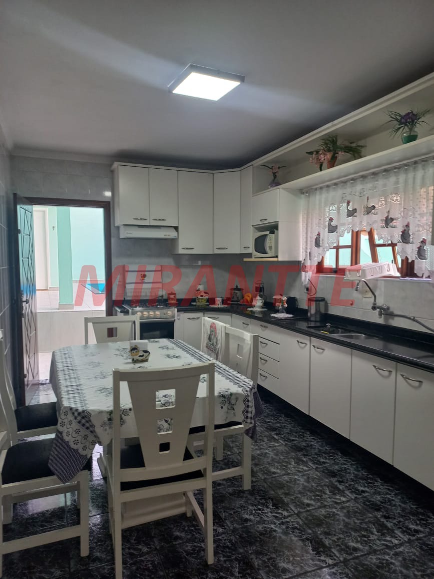 Sobrado de 250m² com 3 quartos em Vila Rosália