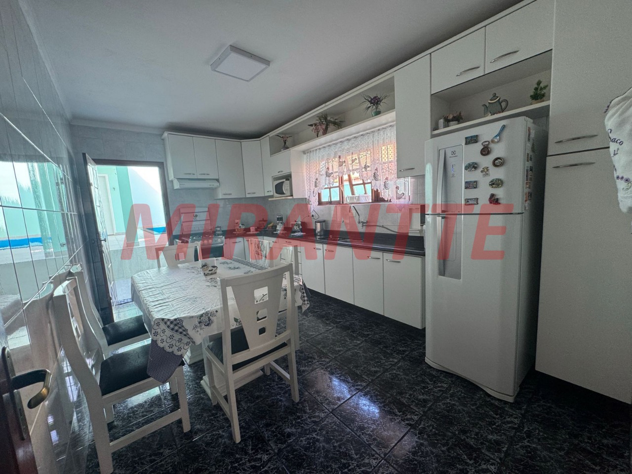 Sobrado de 250m² com 3 quartos em Vila Rosália