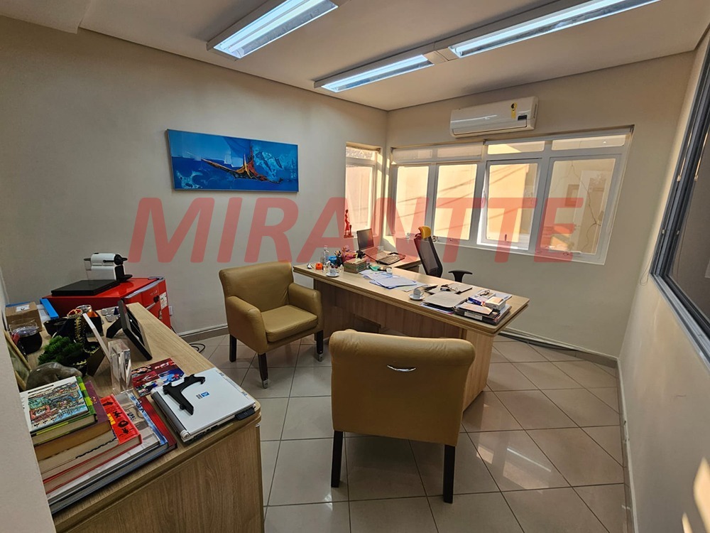 Comercial de 136m² em Santana