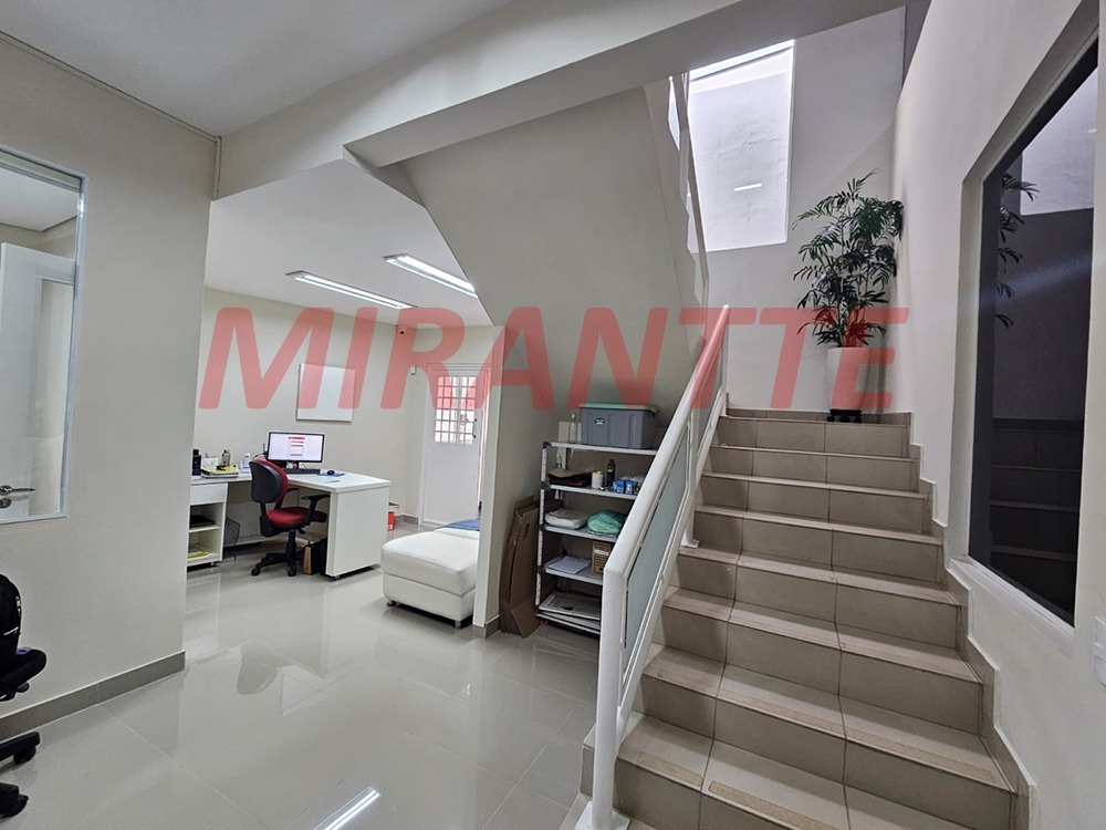 Comercial de 136m² em Santana
