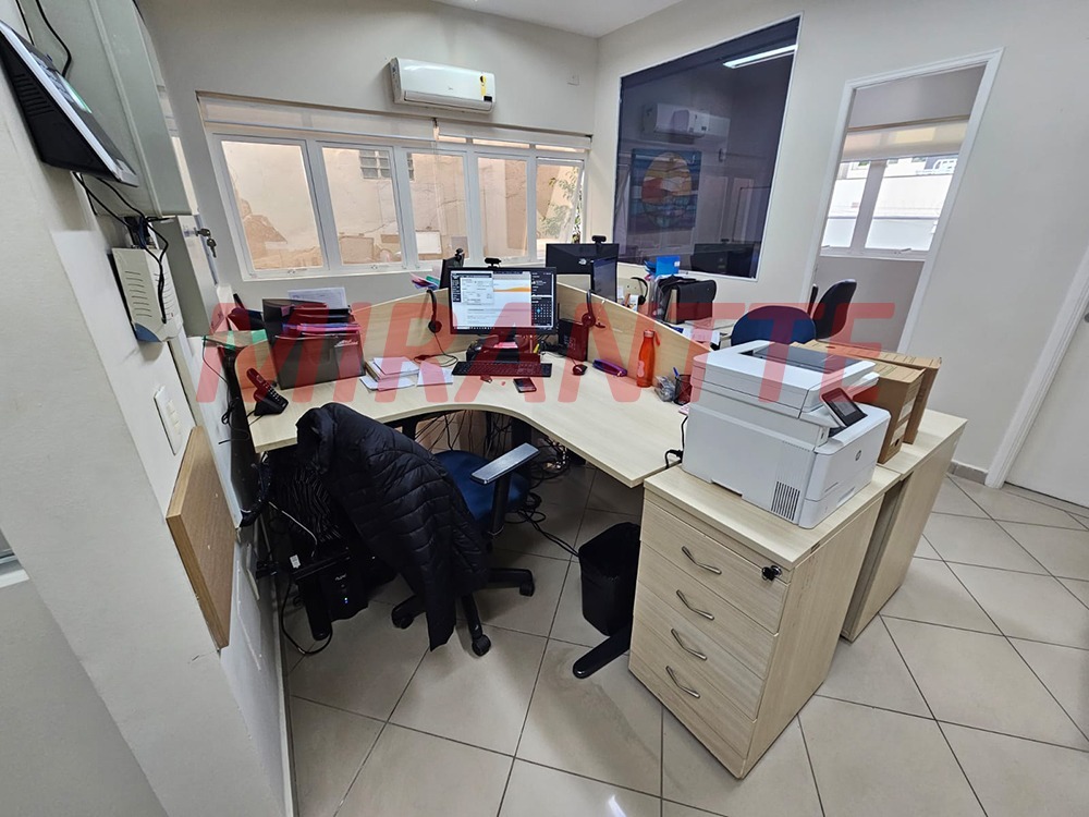 Comercial de 136m² em Santana