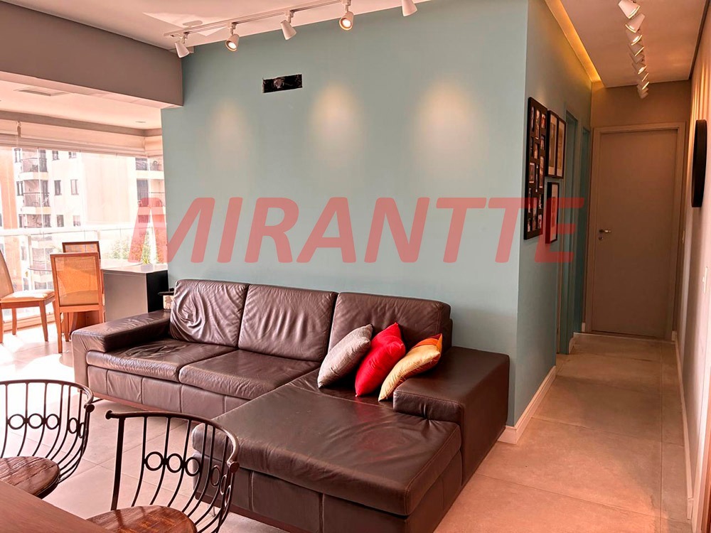 Apartamento de 71m² com 2 quartos em Santa Teresinha