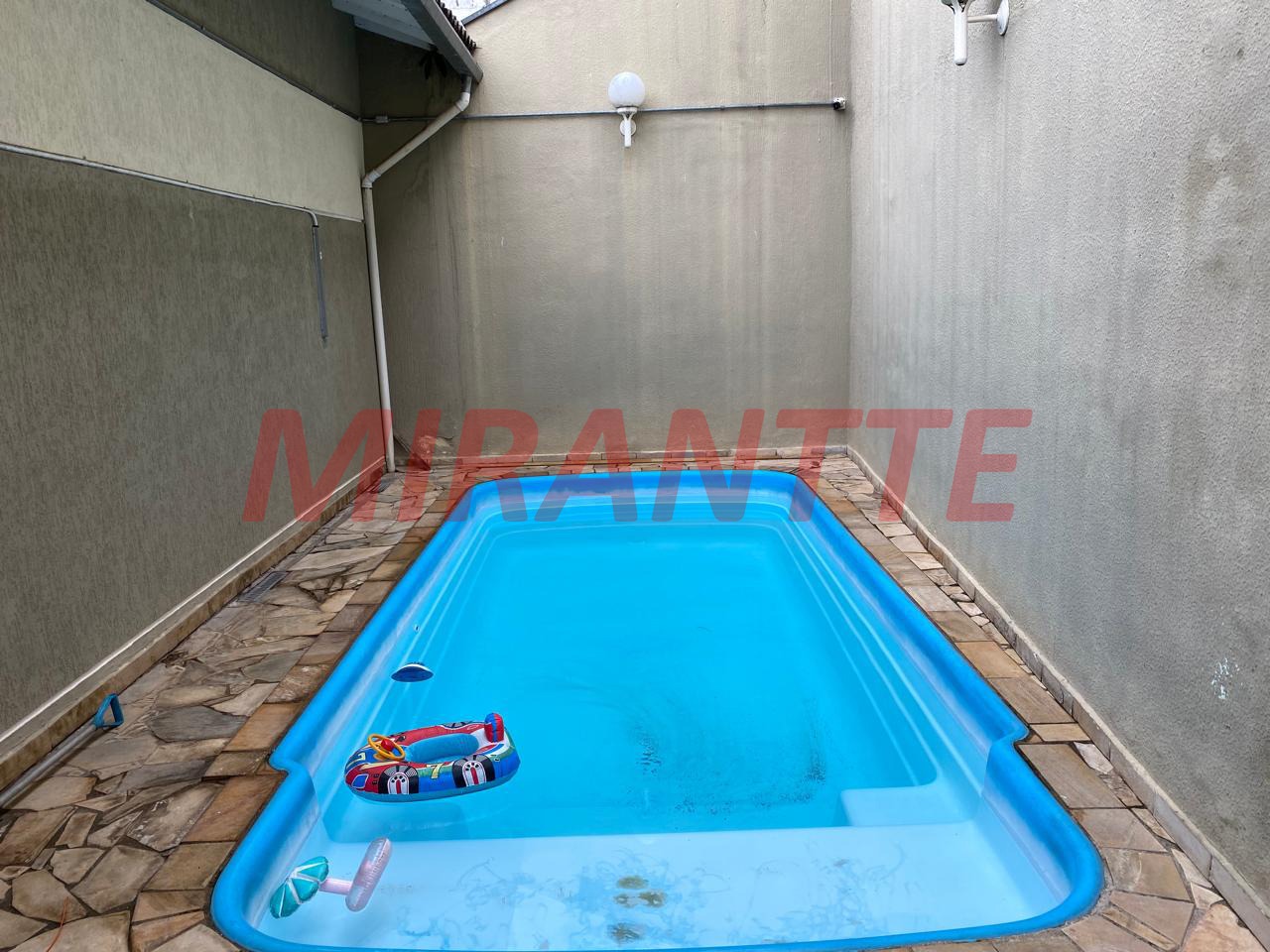 Cond. fechado de 130m² com 3 quartos em Vila Mazzei