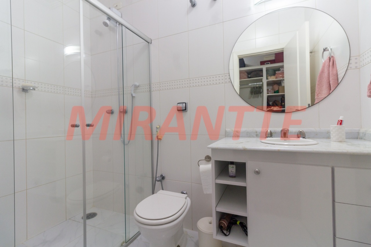 Sobrado de 321m² com 4 quartos em Santa Teresinha