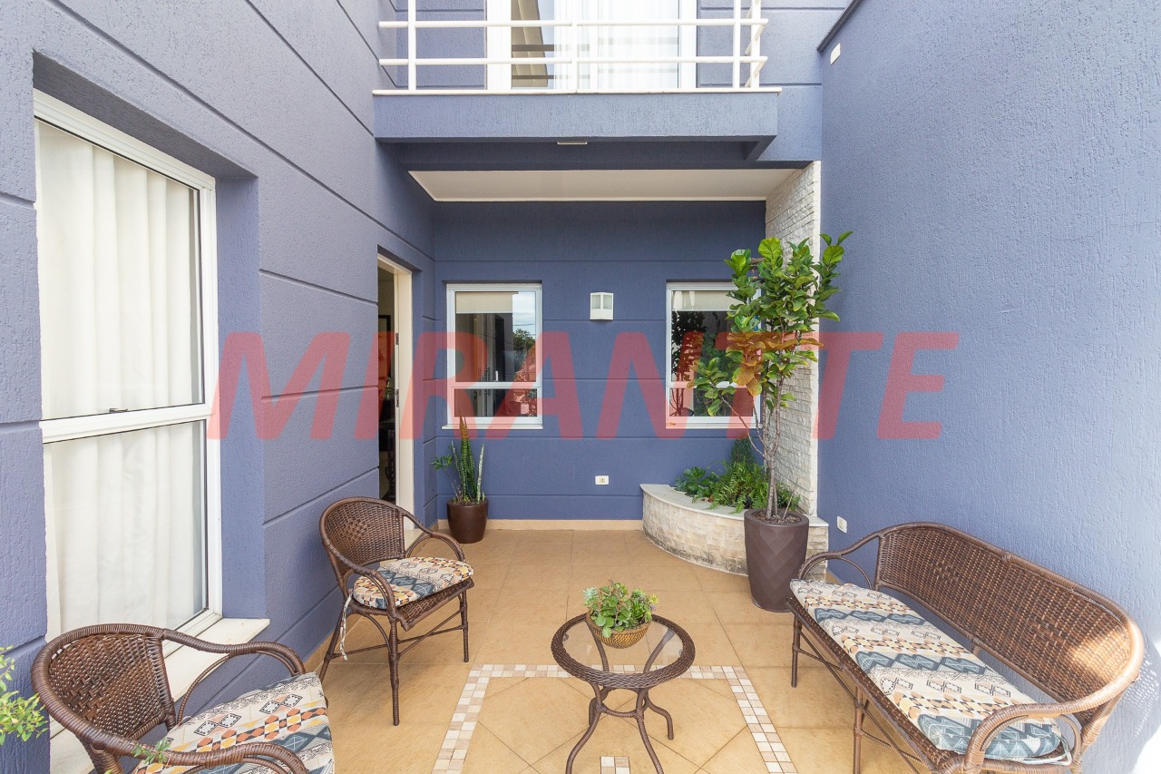 Sobrado de 321m² com 4 quartos em Santa Teresinha