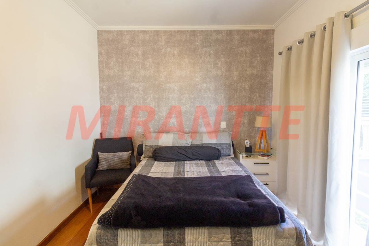 Sobrado de 321m² com 4 quartos em Santa Teresinha