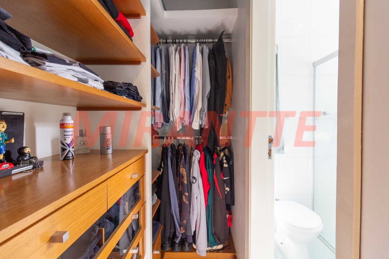 Sobrado de 321m² com 4 quartos em Santa Teresinha