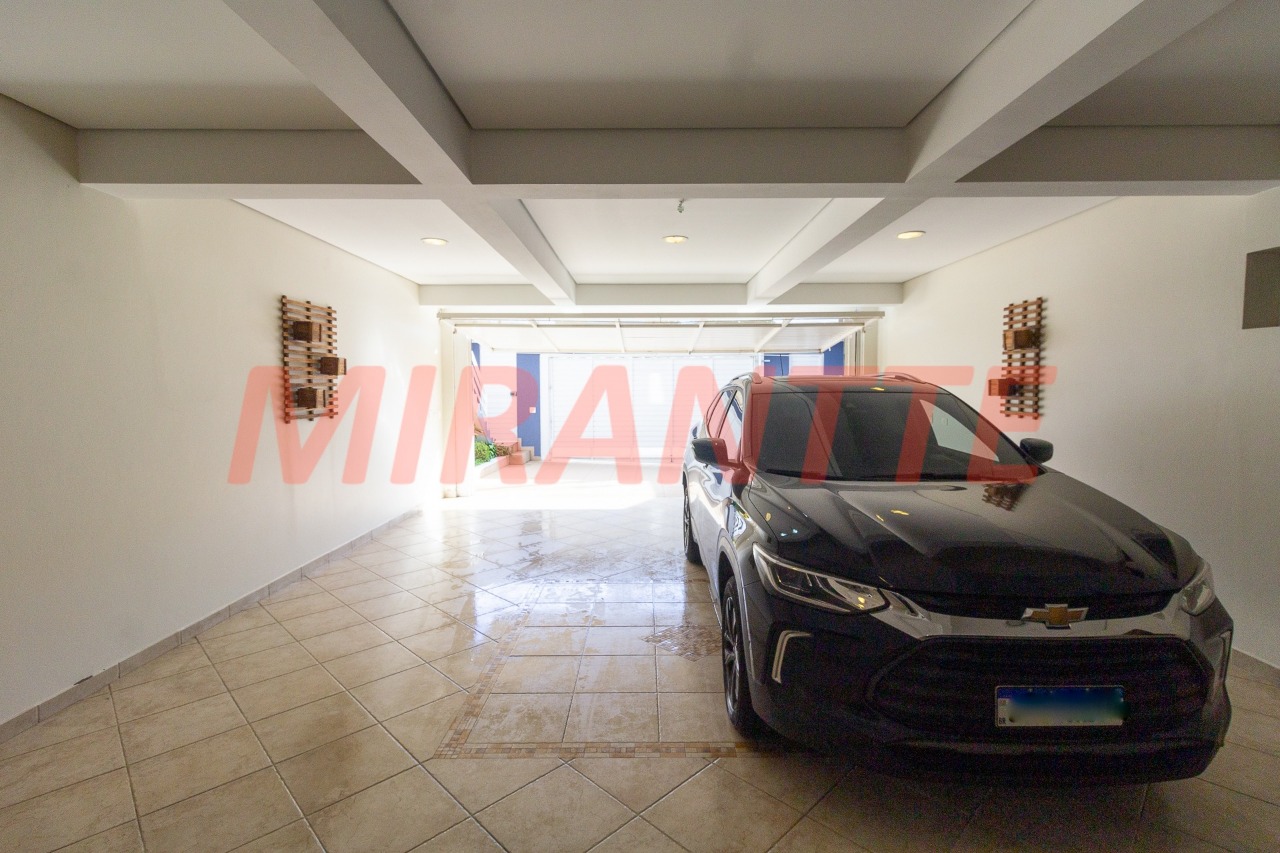 Sobrado de 321m² com 4 quartos em Santa Teresinha