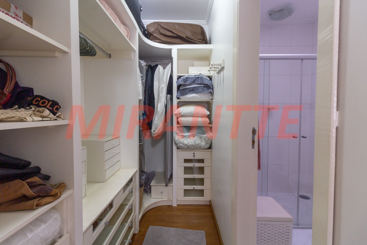 Sobrado de 321m² com 4 quartos em Santa Teresinha