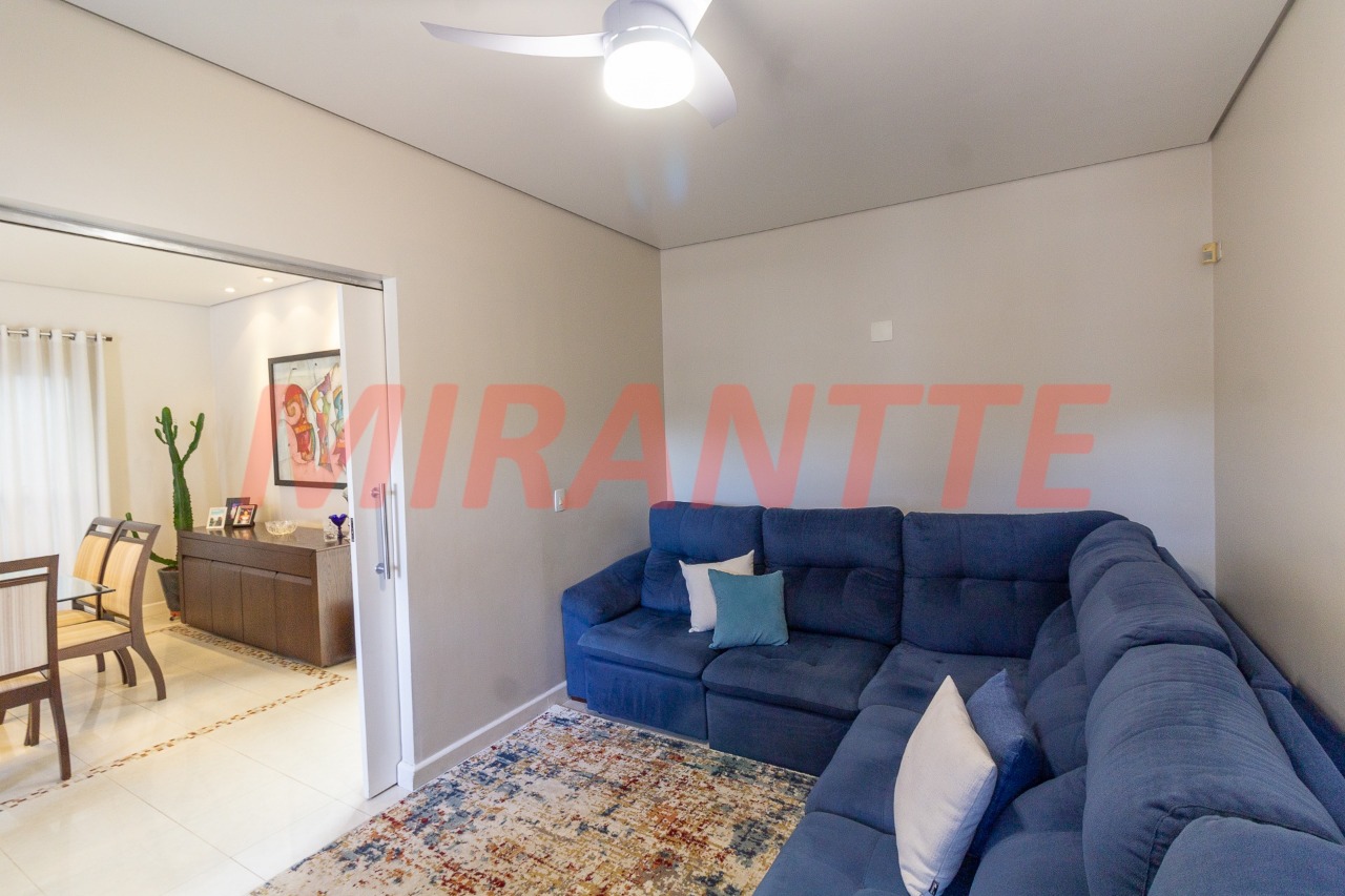 Sobrado de 321m² com 4 quartos em Santa Teresinha