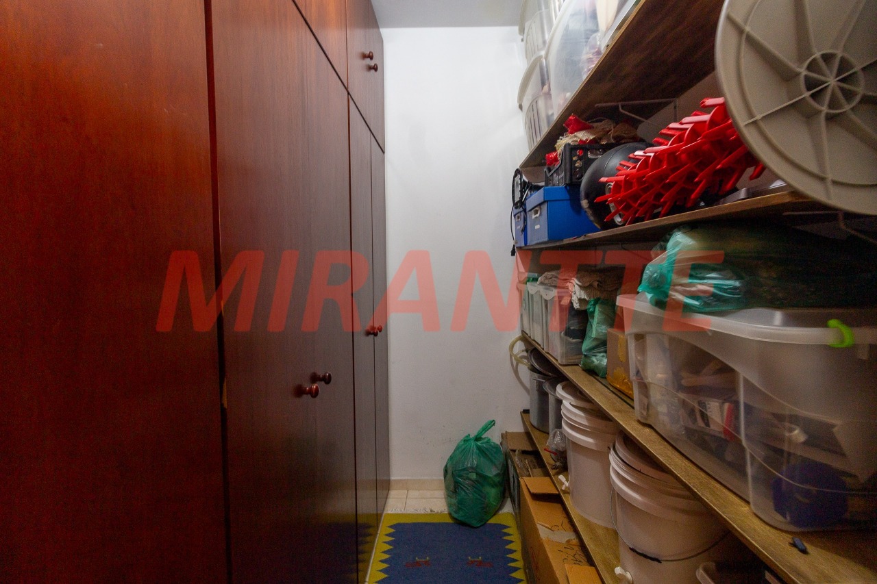 Sobrado de 321m² com 4 quartos em Santa Teresinha