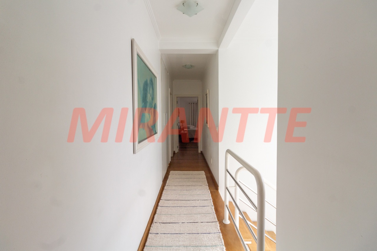 Sobrado de 321m² com 4 quartos em Santa Teresinha