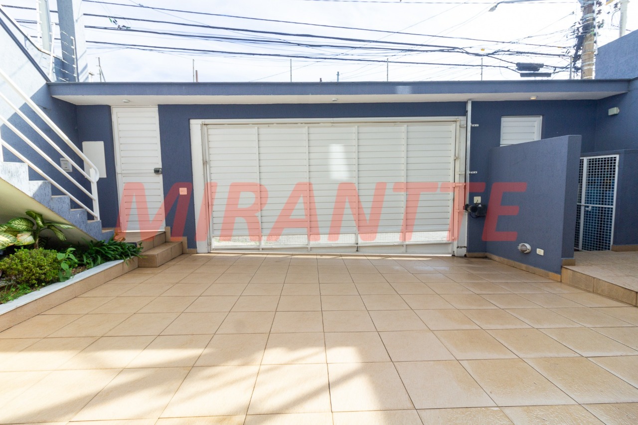 Sobrado de 321m² com 4 quartos em Santa Teresinha