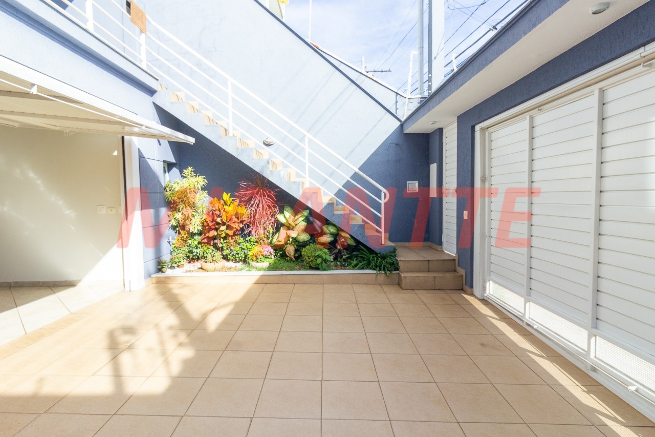 Sobrado de 321m² com 4 quartos em Santa Teresinha