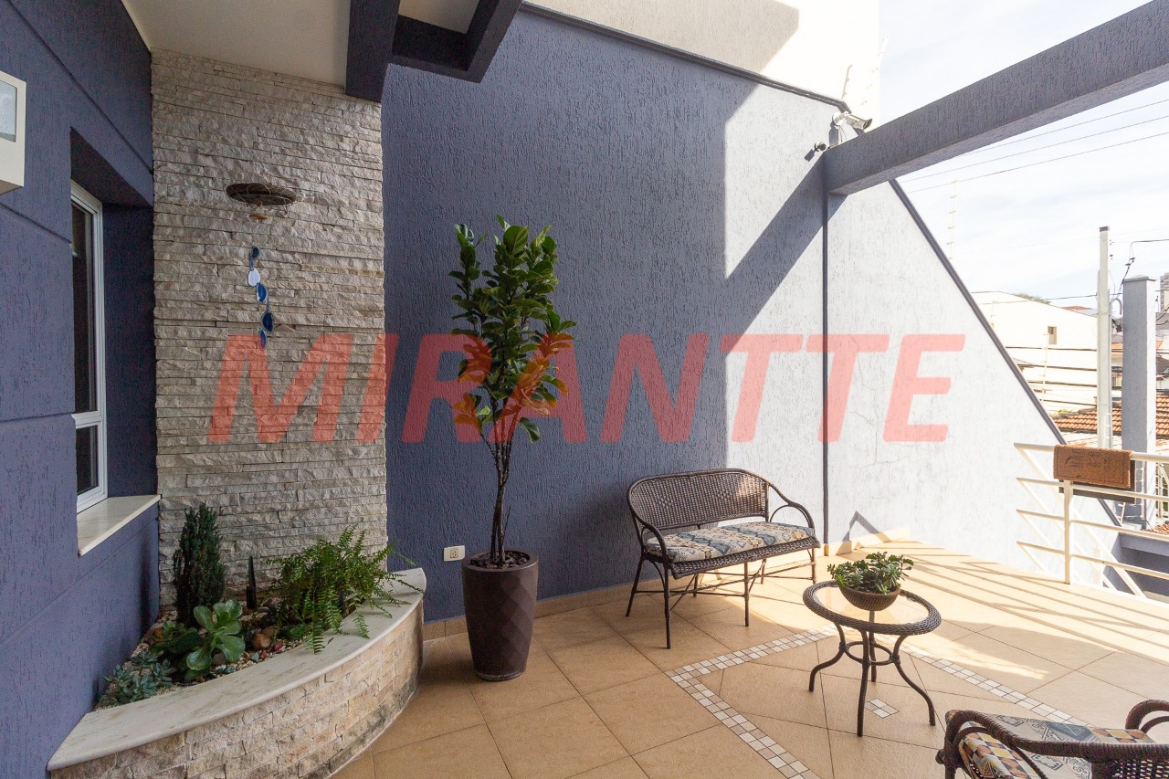 Sobrado de 321m² com 4 quartos em Santa Teresinha