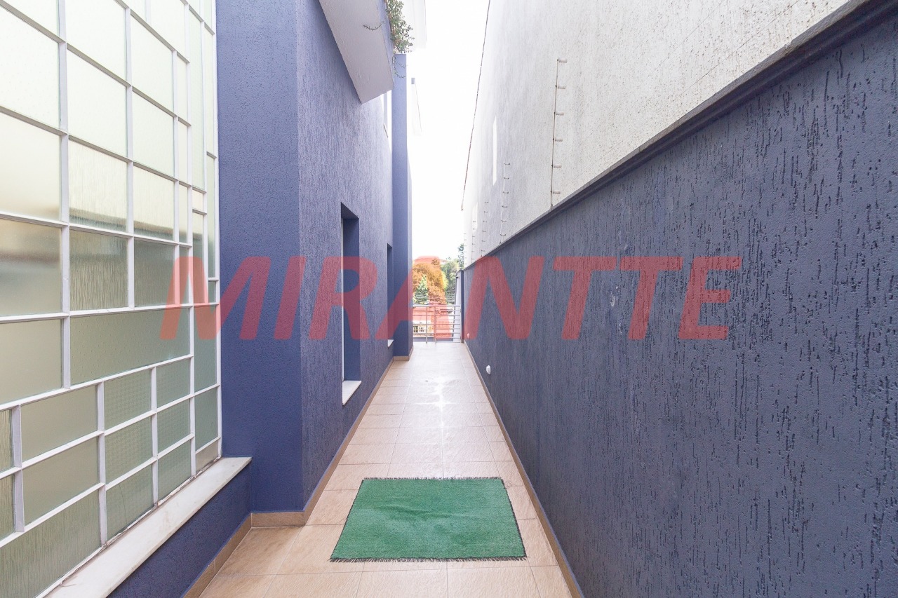 Sobrado de 321m² com 4 quartos em Santa Teresinha