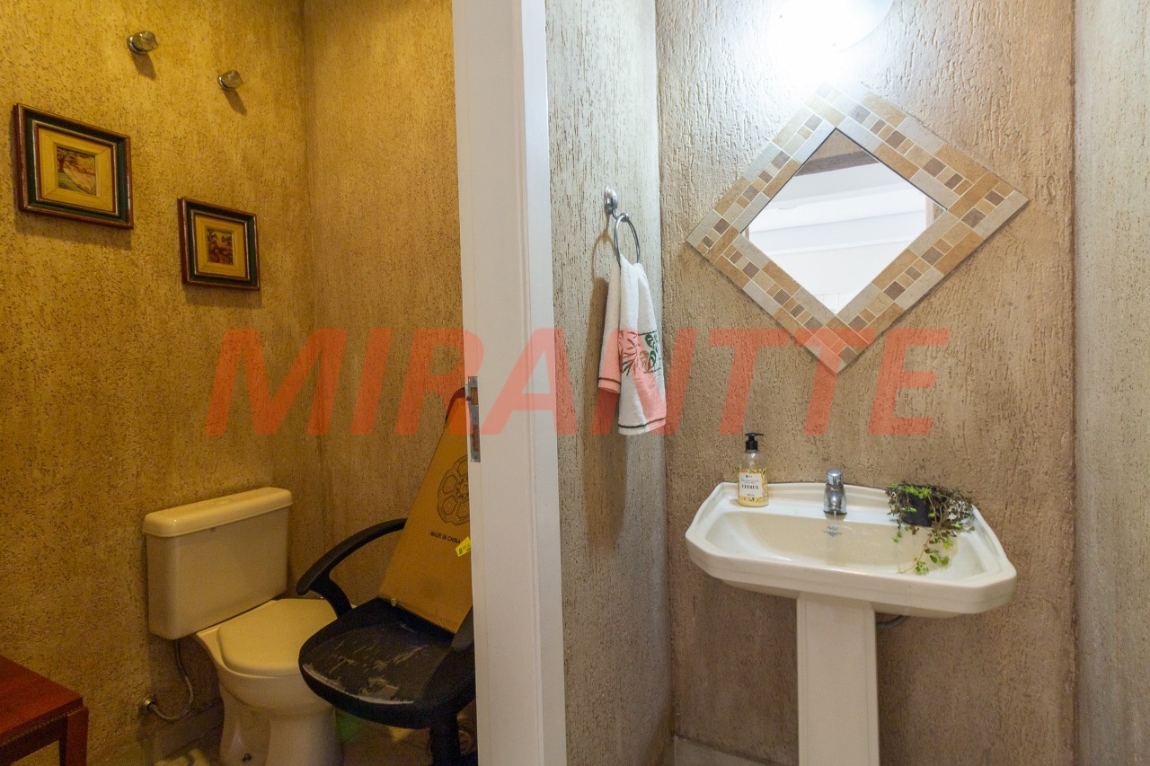 Sobrado de 321m² com 4 quartos em Santa Teresinha