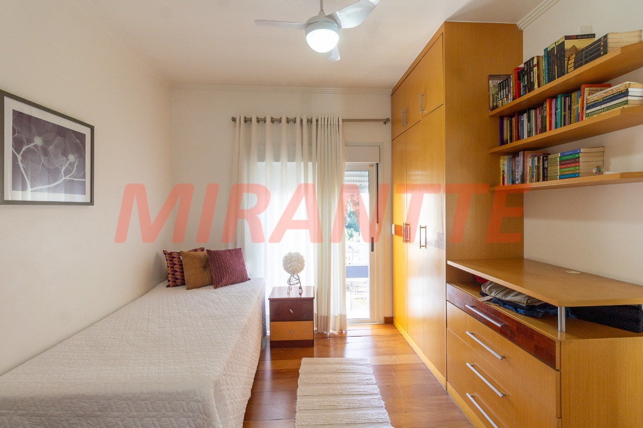Sobrado de 321m² com 4 quartos em Santa Teresinha