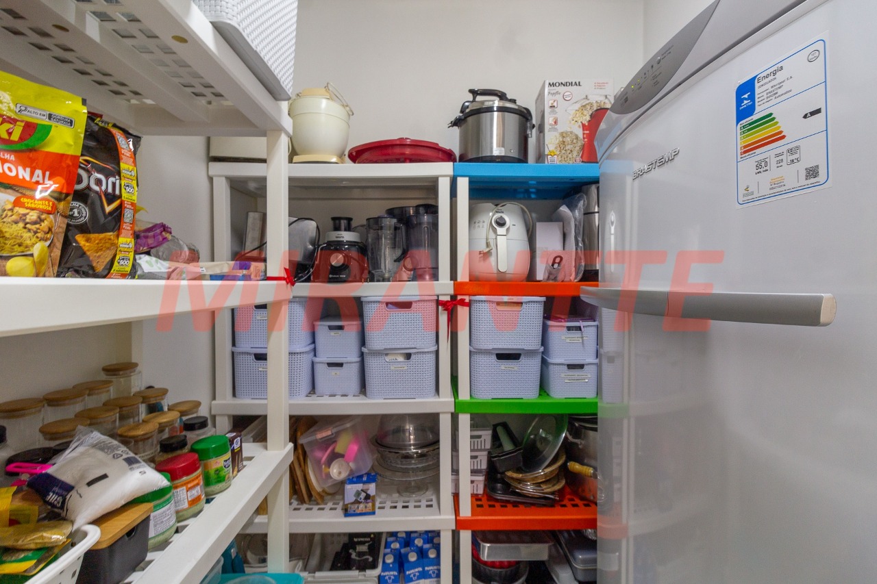 Sobrado de 321m² com 4 quartos em Santa Teresinha