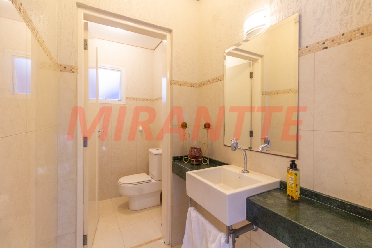 Sobrado de 321m² com 4 quartos em Santa Teresinha