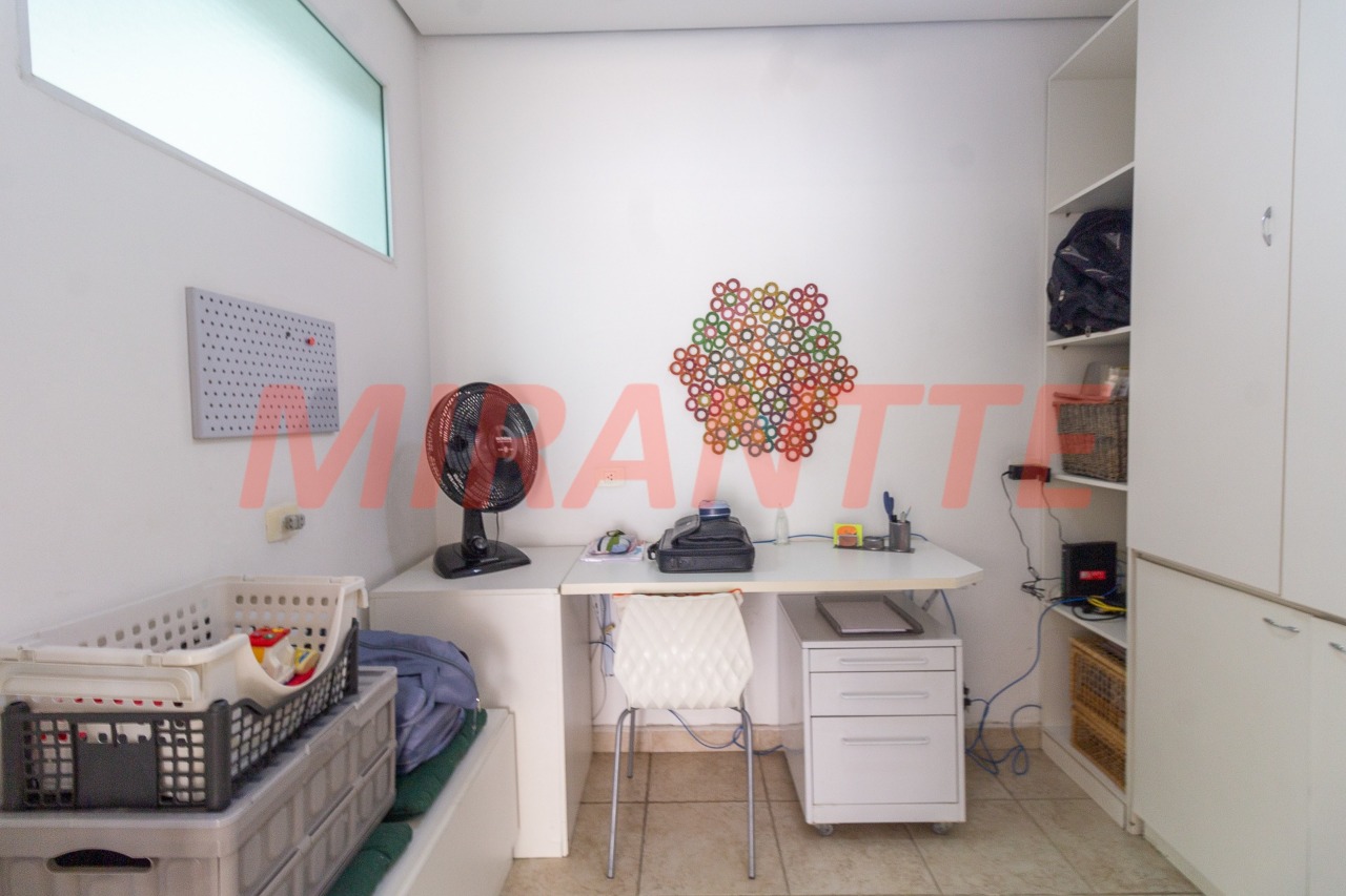 Sobrado de 321m² com 4 quartos em Santa Teresinha