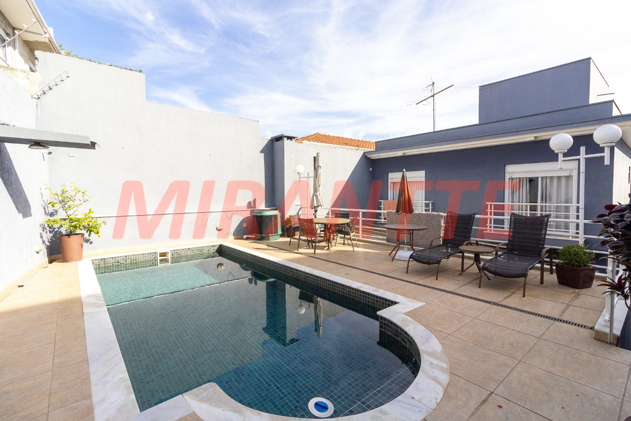Sobrado de 321m² com 4 quartos em Santa Teresinha