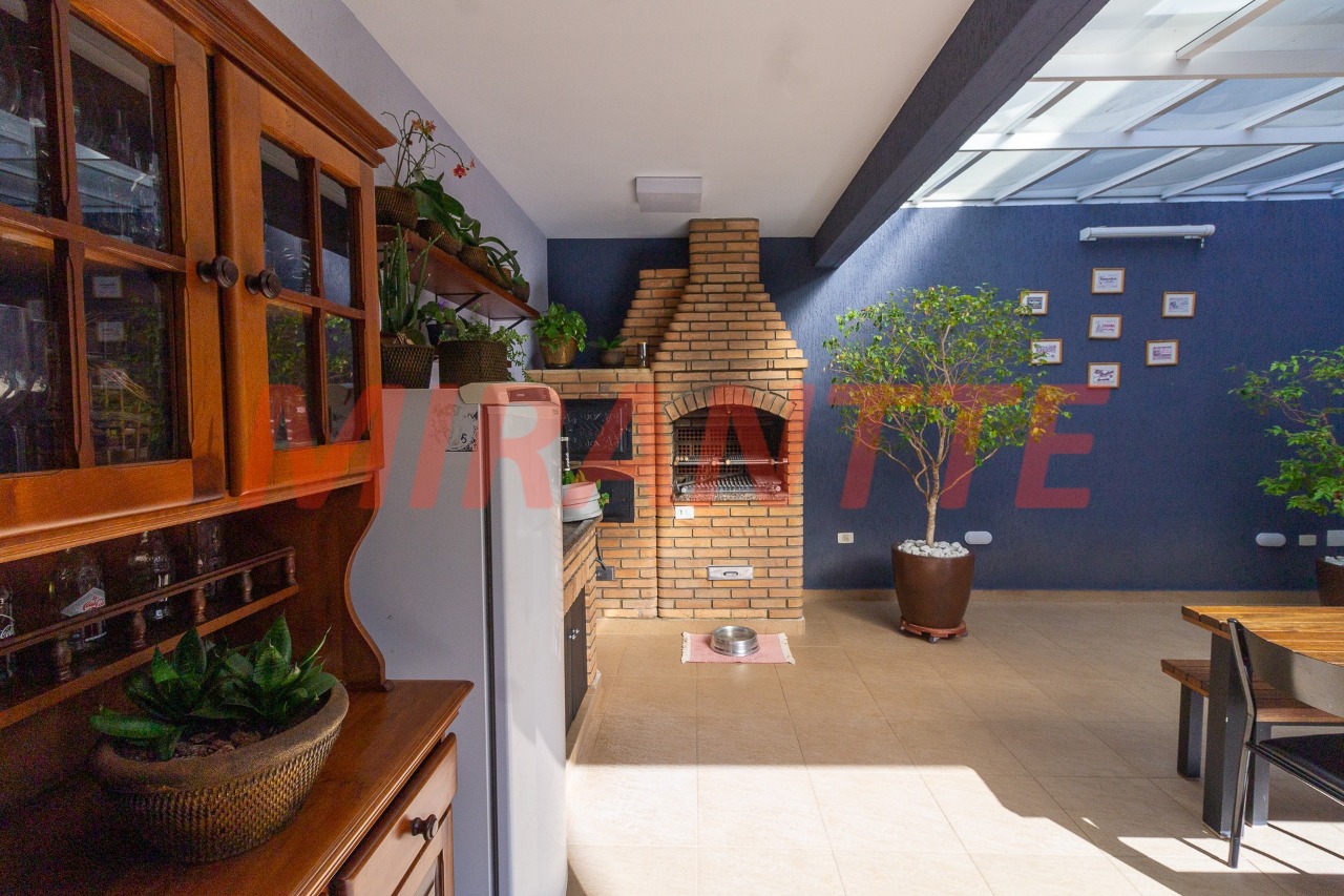 Sobrado de 321m² com 4 quartos em Santa Teresinha