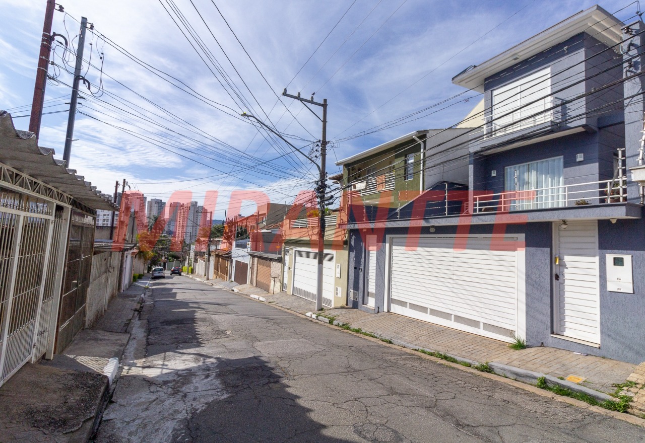 Sobrado de 321m² com 4 quartos em Santa Teresinha