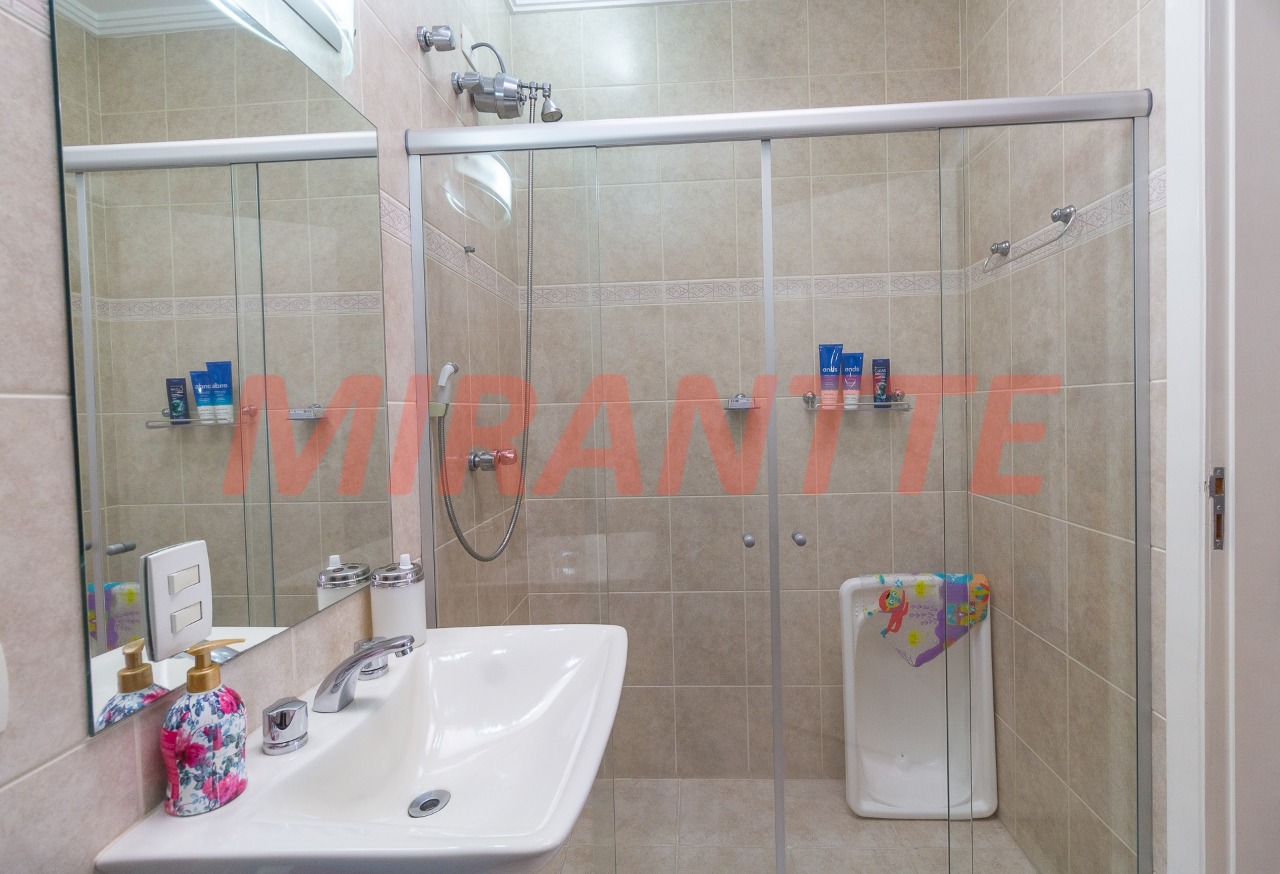 Sobrado de 321m² com 4 quartos em Santa Teresinha