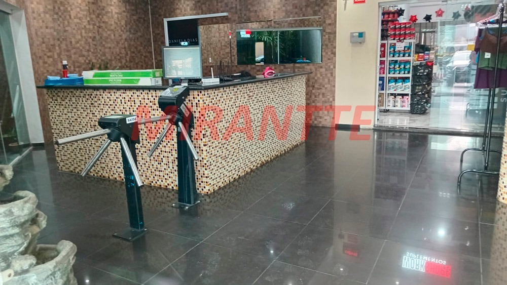 Comercial de 1600m² em Jaçana