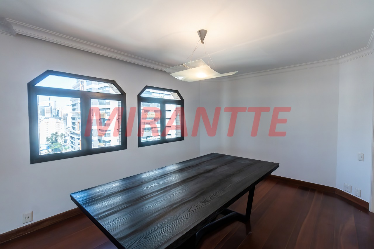 Apartamento de 240m² com 3 quartos em Itaim Bibi