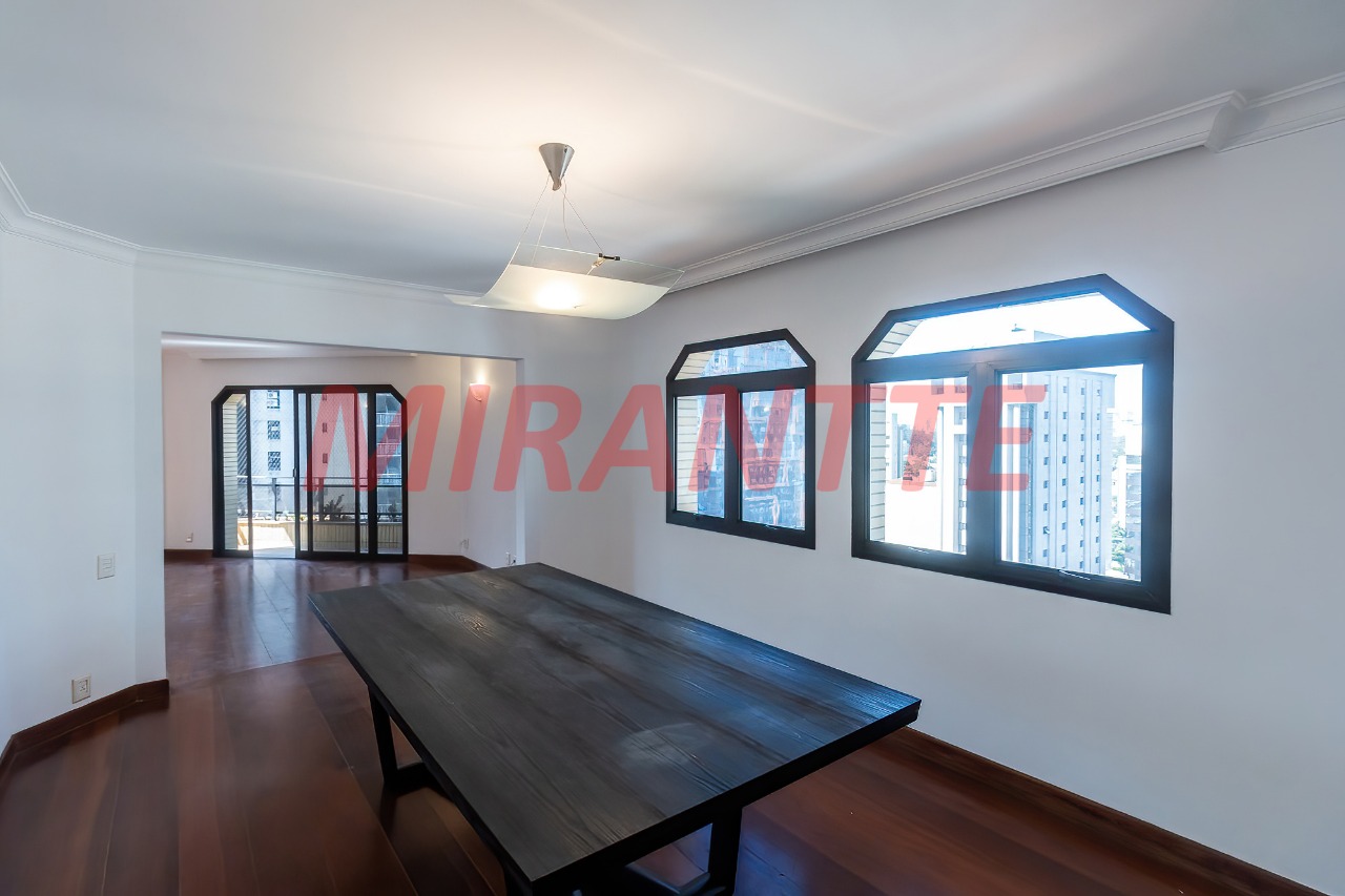 Apartamento de 240m² com 3 quartos em Itaim Bibi
