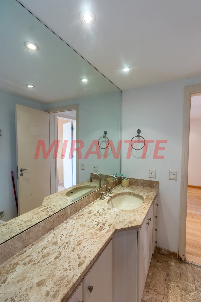 Apartamento de 240m² com 3 quartos em Itaim Bibi