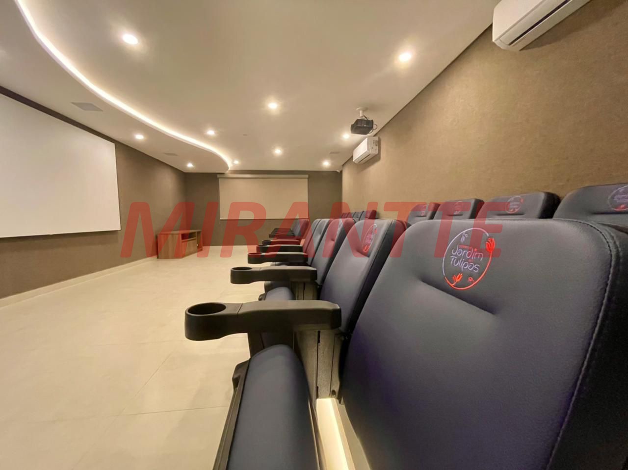 Apartamento de 130m² com 2 quartos em Caiçara